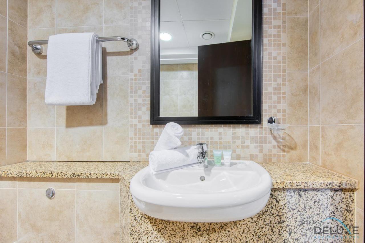 Unbeatable Rate Stylish 1Br With Balcony Near Metro By Deluxe Holiday Homes Dubai Exterior photo