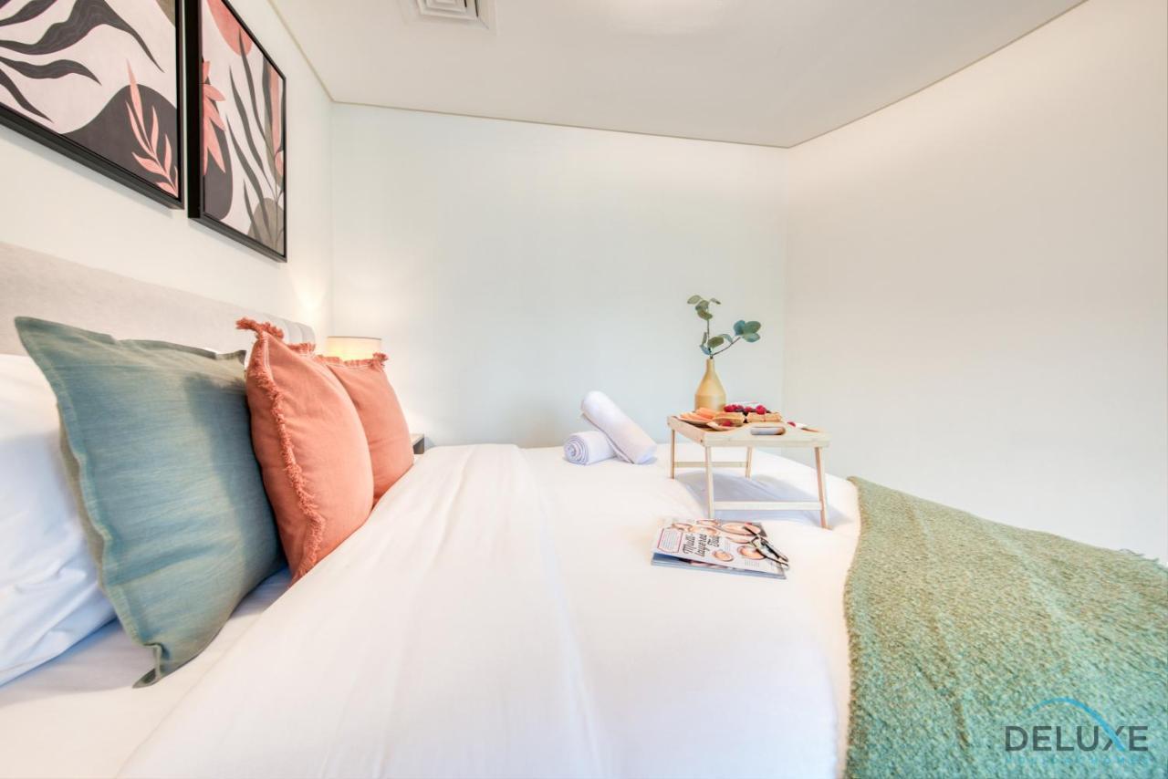 Unbeatable Rate Stylish 1Br With Balcony Near Metro By Deluxe Holiday Homes Dubai Exterior photo